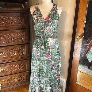 H&M Conscience Collection, Exotic Floral, V Neck, Maxi Dress, tie back. Size 6.